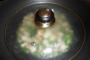 Bureti de prun cu usturoi verde