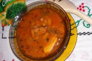 Ciorba de fasole cu afumatura