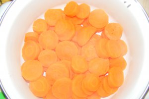 Gnocchi de morcovi in unt aromat