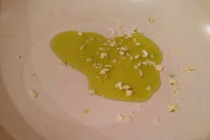 Creveti cu cardamom si usturoi