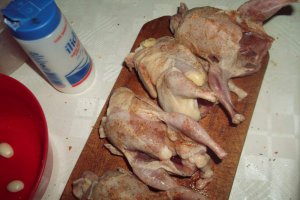 Prepelite cu legume la cuptor