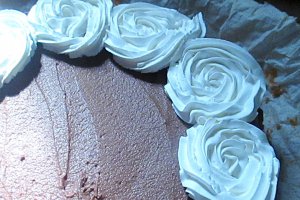 Prajitura cu crema mascarpone, ciocolata si capsuni