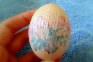 Oua decorate cu tehnica decoupage-ului