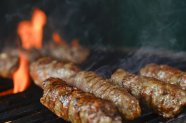 Micii pentru gratarul de 1 Mai - ce contin sortimentele din hipermarketurile romanesti