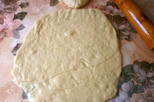 Pasca traditionala cu branza si stafide