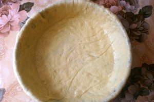 Pasca traditionala cu branza si stafide