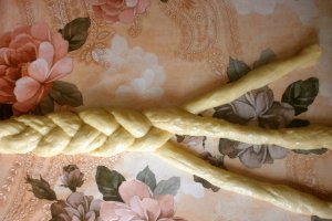 Pasca traditionala cu branza si stafide