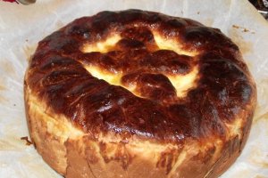 Pasca cu branza de vaci si stafide