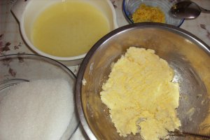 Prajitura cu crema de lamaie si glazura de ciocolata
