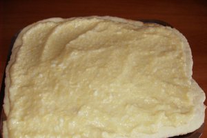 Prajitura cu crema de lamaie si glazura de ciocolata