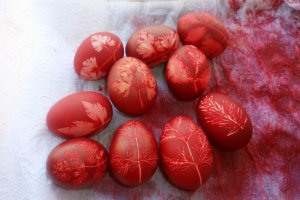 Oua decorate cu frunzulite