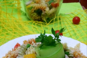 Salata de fusilli cu legume
