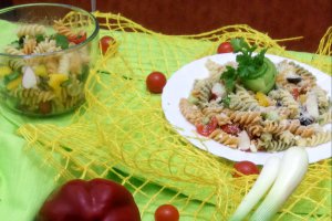 Salata de fusilli cu legume