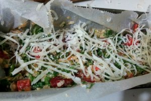 Chec aperitiv cu verdeata si carnati de Plescoi