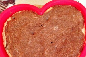 Prajitura din albusuri de ou cu cacao si merisoare