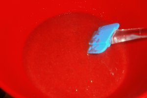 Tort aniversar cu crema de lapte si jeleu de capsuni
