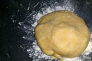 Tarte cu lamaie si bezea