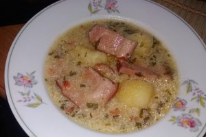 Ciorba cu afumatura si cartofi