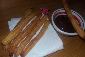 Churros cu sos de ciocolata