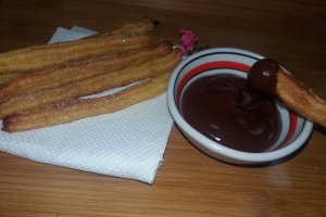 Churros cu sos de ciocolata