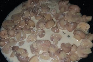 Spaghetti cu sos de ciuperci