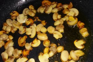 Spaghetti cu sos de ciuperci