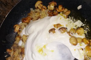 Spaghetti cu sos de ciuperci
