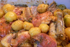 Friptura de porc cu cartofi noi si rozmarin