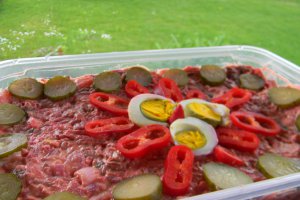 Salata cu carne de vitel si sfecla  rosie