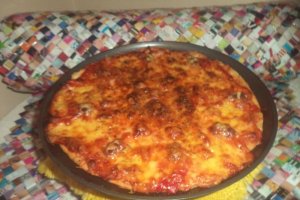 Pizza din aluat cu masline si fulgi de ovaz