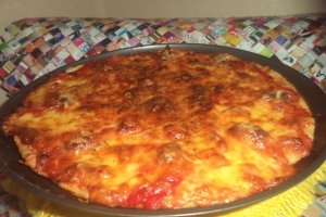 Pizza din aluat cu masline si fulgi de ovaz
