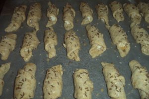 Cornulete cu branza, cascaval si fulgi de ovaz