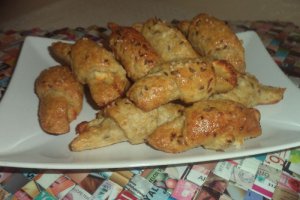Cornulete cu branza, cascaval si fulgi de ovaz