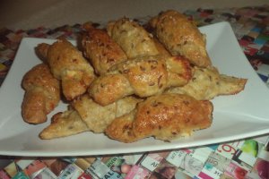 Cornulete cu branza, cascaval si fulgi de ovaz