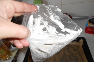 Pavlova cu ciocolata si capsuni