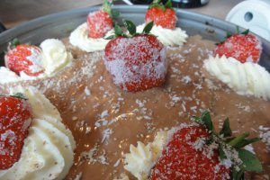 Prajitura cu mascarpone, ciocolata fina si capsuni