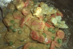 Piept de pui in crusta de fulgi de orez cu legume la cuptor