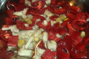 Ghiveci la tigaie cu zucchini