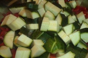 Ghiveci la tigaie cu zucchini