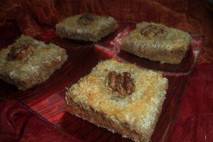 Baclava cu doua feluri de nuca