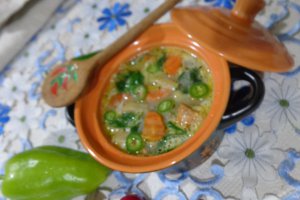 Supa de fasole verde cu spanac si iaurt
