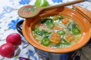 Supa de fasole verde cu spanac si iaurt