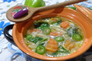 Supa de fasole verde cu spanac si iaurt