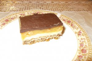 Snickers cu alune