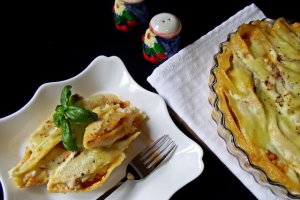 Conchiglioni umpluti(e) cu carne