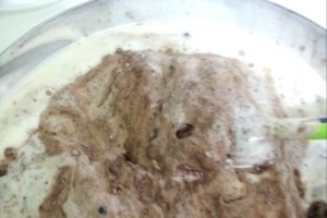 Tort cu crema de mascarpone, zmeura si ciocolata