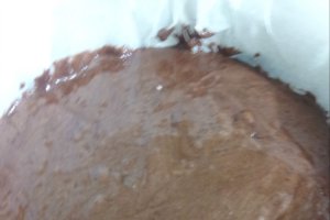 Tort cu crema de mascarpone, zmeura si ciocolata
