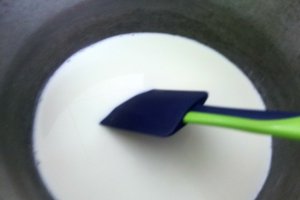 Tort cu crema de mascarpone, zmeura si ciocolata