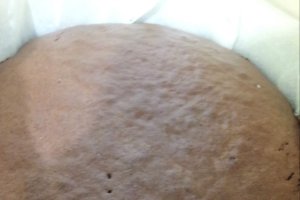 Tort cu crema de mascarpone, zmeura si ciocolata