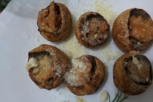 Ciuperci umplute cu somon și parmezan